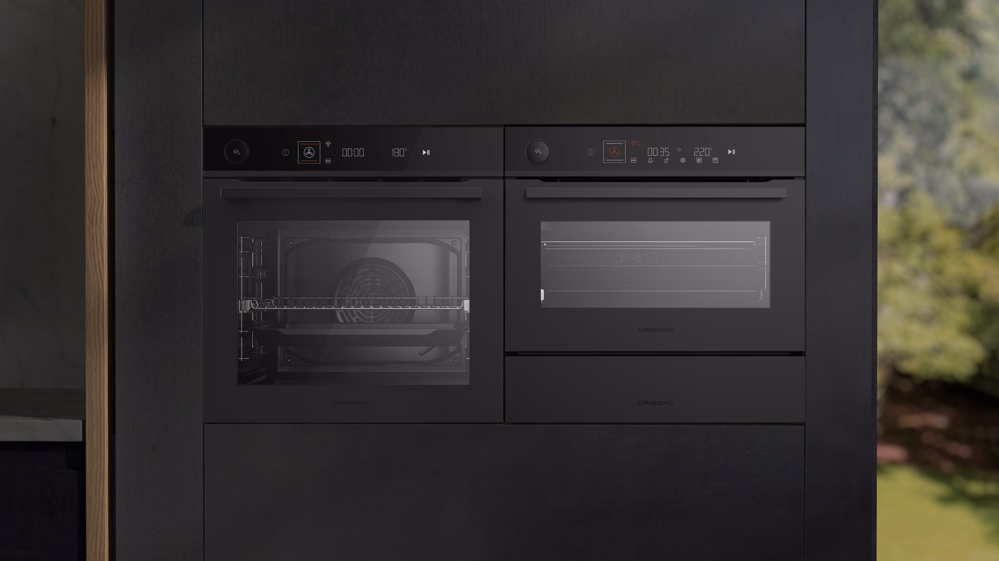 Grundig Midnight Black